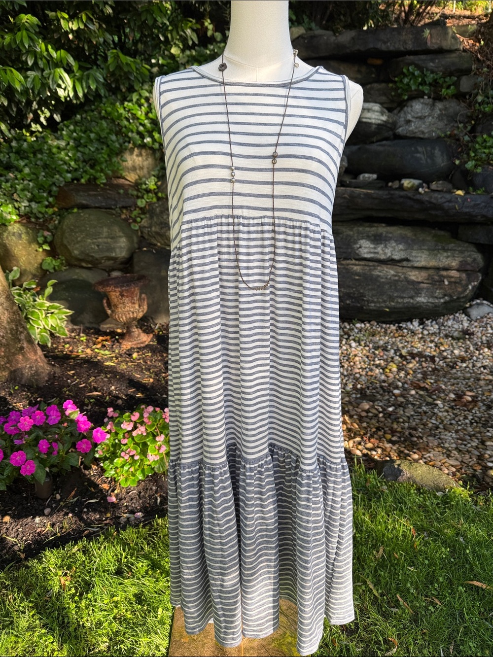 MAX STUDIO SLEEVELESS STRIPE RUFFLE MAXI DRESS - S 💙☀️👗